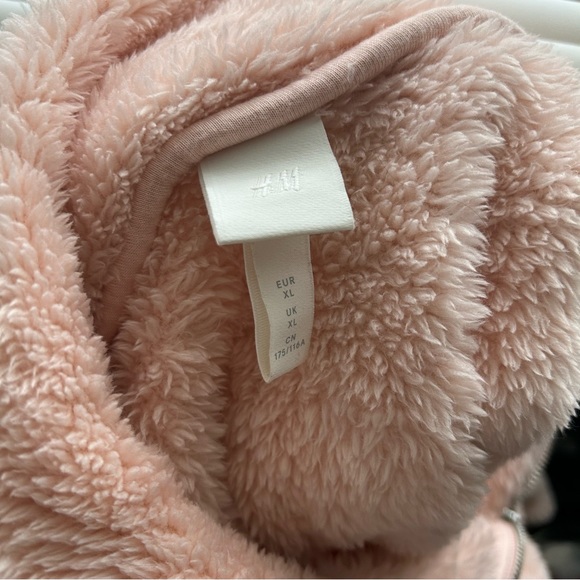 Women’s H&M Half-zip Teddy Fleece Sweatshirt - Picture 3 of 4
